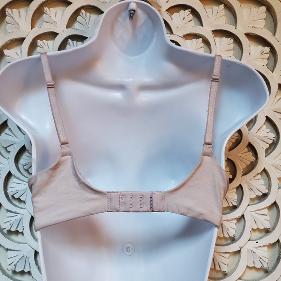 Victora's Secret Padded Underwire Bra by Nude Soft Nylon 34C - Picture 2 of 8